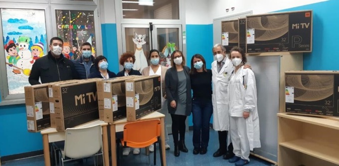 L’associazione S.P.R.IN.T dona alla Pediatria dell’ospedale di Cantù 10 televisori