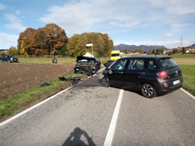 Incidente a Luisago: scontro tra auto, due donne ferite