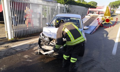 Incidente a Grandate tra macchina e autocarro: tre feriti, compresi due bimbi