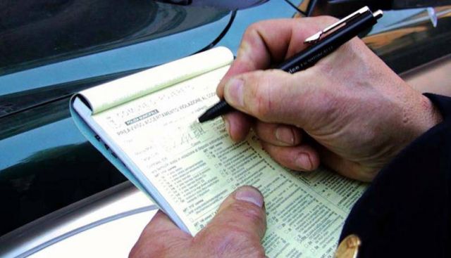 Multa da quasi 3mila euro per un’erbese: era senza assicurazione, su un’auto già sequestrata