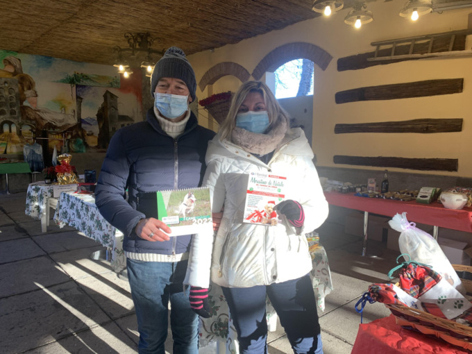 Mercatino di Natale per il canile di Erba