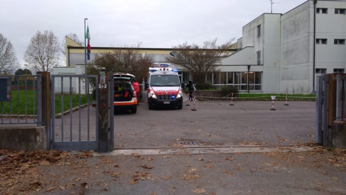 Malore al “Pessina”, soccorsa una studentessa di 18 anni