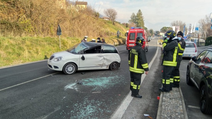 Incidente ad Eupilio ferito un automobilista