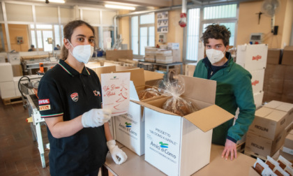 Amici di Como, grande cuore: 1300 pacchi alimentari per Natale alle famiglie in difficoltà