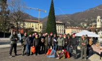 I pescatori del Lago di Como donano pesce e 1000 euro a Sociolario