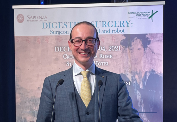 Chirurgo tra anima e robot, lo specialista del Valduce Alberto Vannelli al maxi convegno di Roma