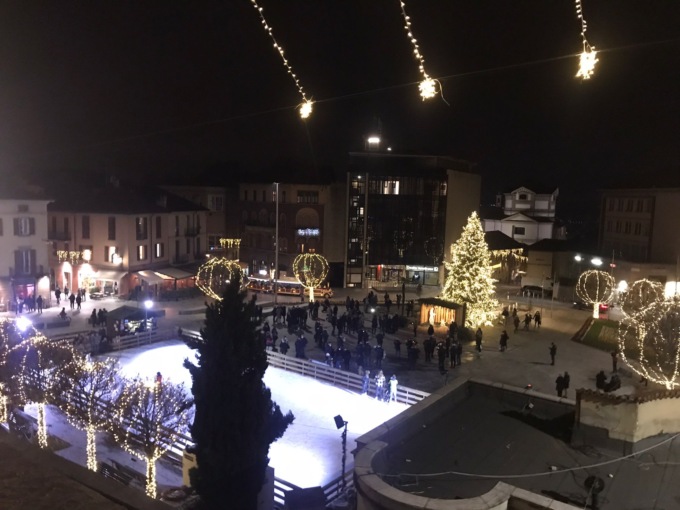 A Cantù si accendono le luminarie natalizie VIDEO