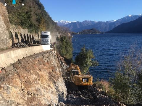 Variante della Tremezzina, il cantiere tra disboscamenti e prime demolizioni. I nuovi orari dei mezzi pubblici