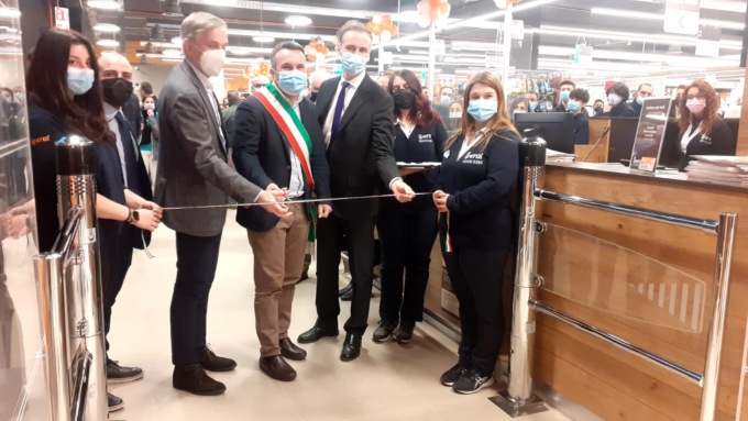 Oggi apre il nuovo Iperal a Tavernerio