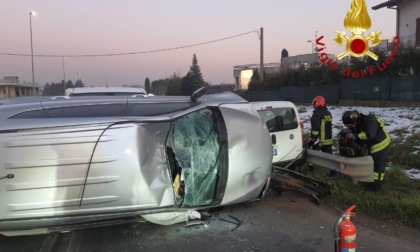 Incidente ad Arosio, coinvolti quattro veicoli: due feriti