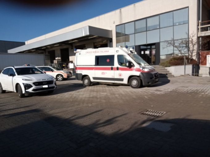 Soccorsi all’interno di un’azienda canturina