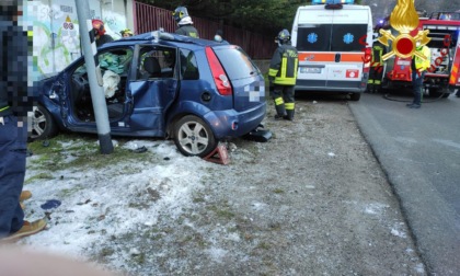 Incidente a Valbrona: donna resta incastrata in auto, arrivano i Vigili del fuoco