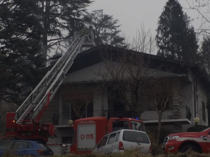 Incendio a Colverde arrivano i Vigili del fuoco