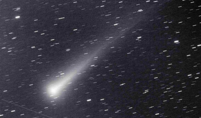 Le immagini spettacolari della Cometa di Natale: quando e come vederla