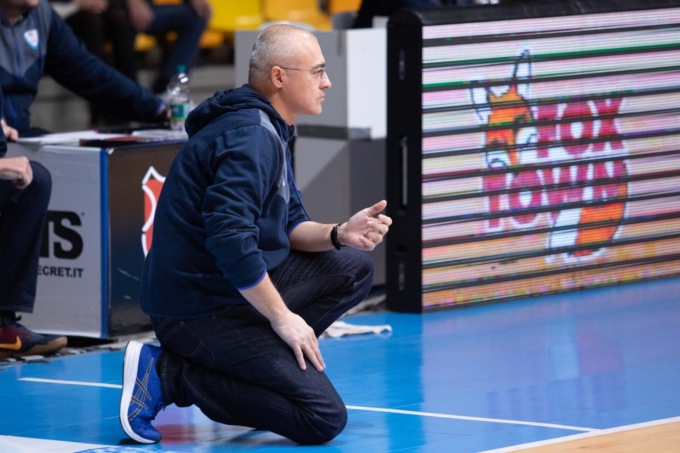 Pallacanestro Cantù, coach Sodini: “Giocato in maniera indecente”