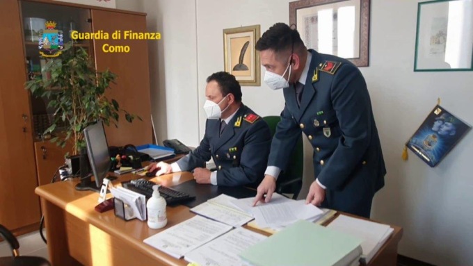 Frodi fiscali nel settore compro oro: tre arresti e 383mila euro sequestrati