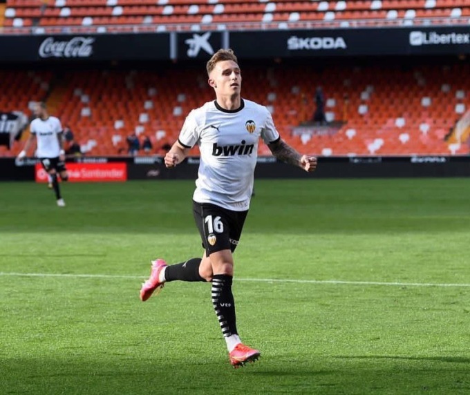 Como calcio il club lariano vicino al colpo Alex Blanco del Valencia