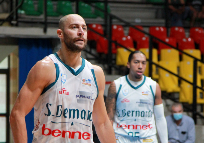 Pallacanestro Cantù intervento riuscito per Luigi Sergio