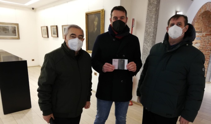 Il sindaco di Olgiate in visita alla mostra di Ugo Bernasconi