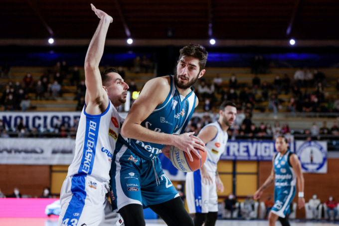 Pallacanestro Cantù sconfitta a Treviglio