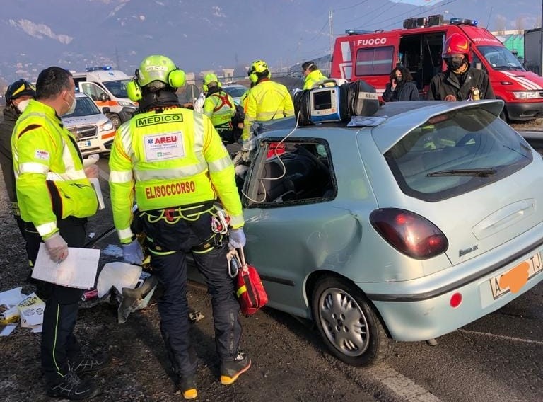 auto treno erba