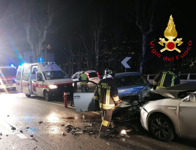 Incidente a Como sulla Napoleona SIRENE DI NOTTE