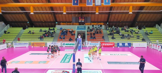 Albese Volley Tecnoteam doma Vicenza al tie break e vede la salvezza a un passo