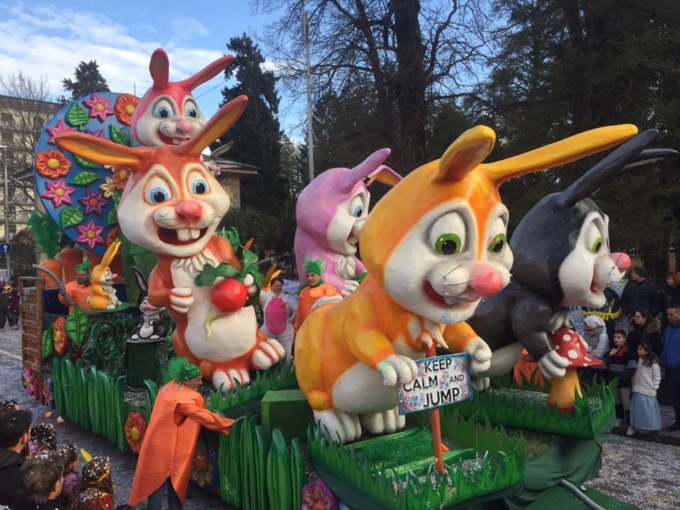 Truffa di Carnevale: chiedono finte offerte per la festa a Olgiate