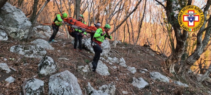 Escursionista si frattura la caviglia a Terz’alpe: recuperata dal Soccorso Alpino
