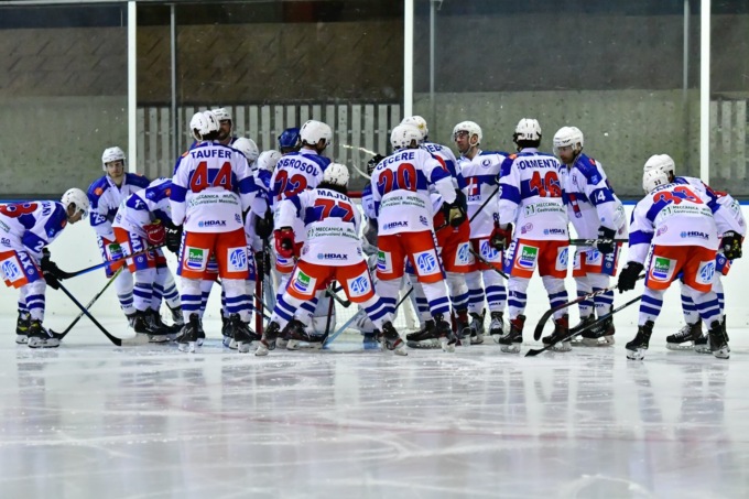 Hockey Como lariani super stendono Valdifiemme e impattano la serie