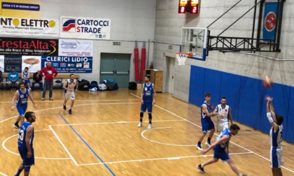 Basket Promozione Albavilla doma nel finale la Besanese per 80-79 e sale al secondo posto