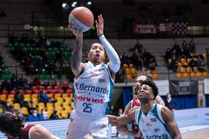 Pallacanestro Cantù vittoriosa: sconfitta Trapani