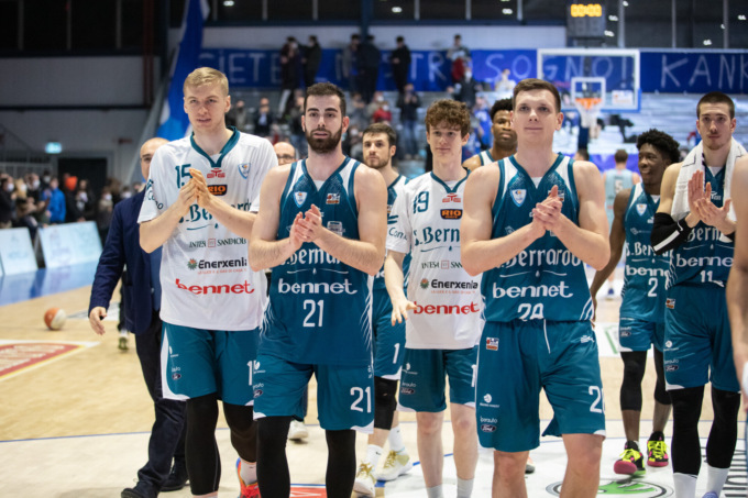 Pallacanestro Cantù cala il tris di vittorie