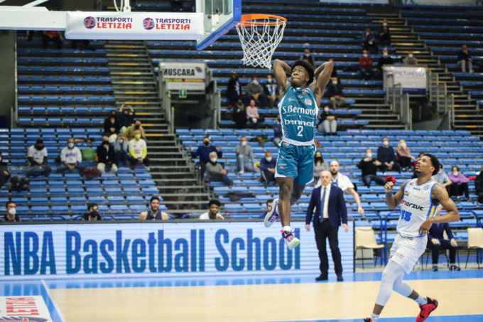 Pallacanestro Cantù altre due positività