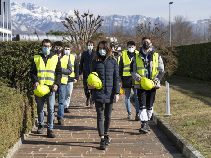 Scuola e formazione professionale: 24 studenti in visita alla Rodacciai