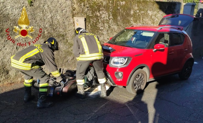 Incidente a Como scontro tra moto e auto