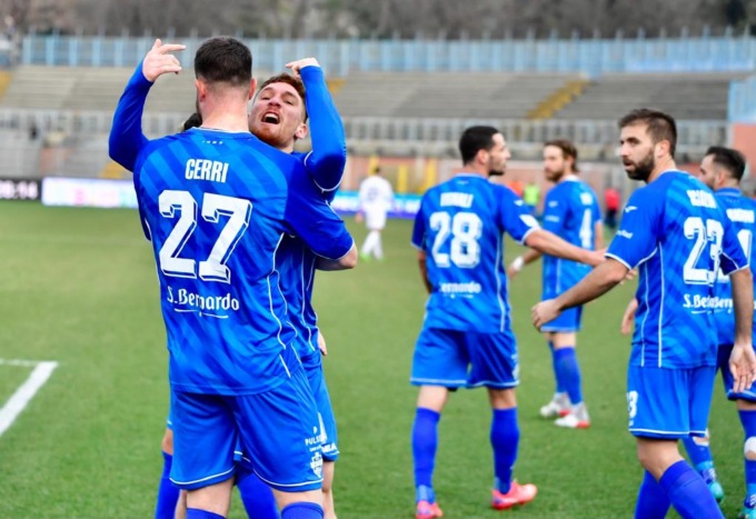 ll Como torna alla vittoria con una doppietta di bomber Cerri