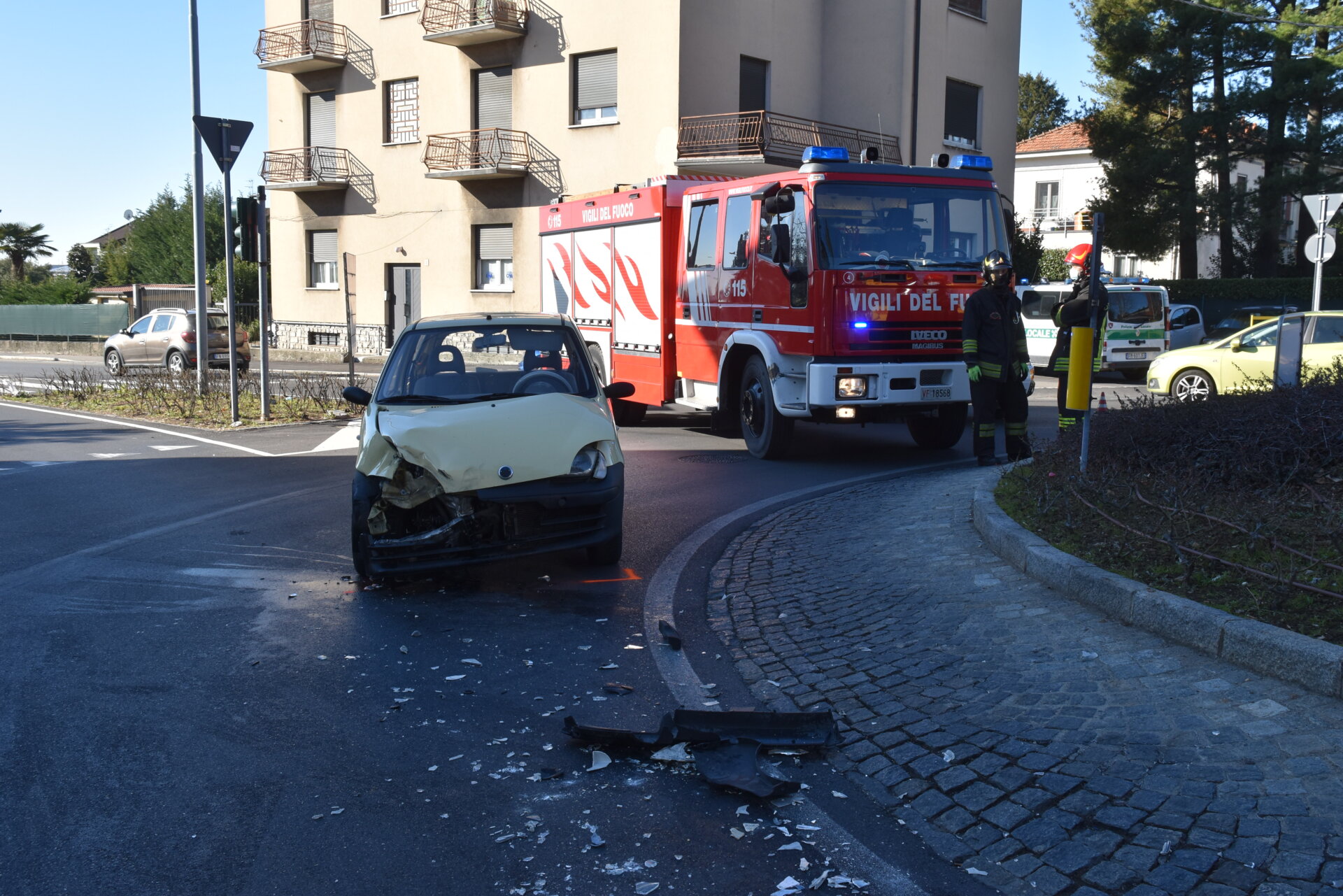 Incidente A Lomazzo Scontro Tra Auto E Camion Prima Como