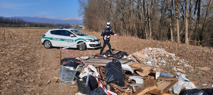 Scoperta una discarica a cielo aperto tra Cantù e Cucciago: due milanesi rischiano fino a 26mila euro di multa