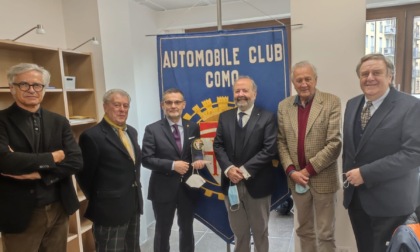 L’Automobile Club Como conferisce un riconoscimento al Questore