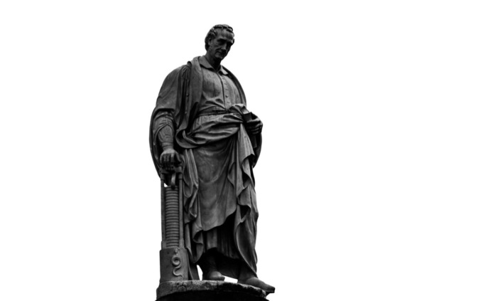Monumento ad Alessandro Volta: sabato verrà inaugurata la nuova illuminazione