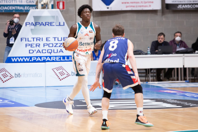 Pallacanestro Cantù batte Biella e conquista il quinto successo consecutivo