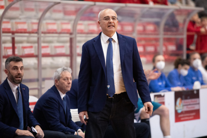 Pallacanestro Cantù coach Sodini: “Un milione di applausi ai giocatori”