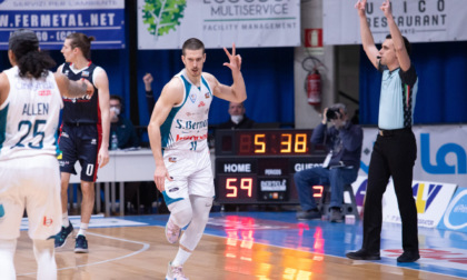 Pallacanestro Cantù batte l'Assigeco e allunga la sua striscia di vittorie