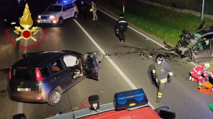 Schianto a Cermenate tra due auto: dei 6 feriti 3 sono bambini, arriva anche l’elisoccorso