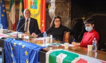 L'ex ministro De Micheli a Como per parlare del Pnrr: "La Regione si doti di una cabina di regia, il governatore lo faccia per il bene dei lombardi"