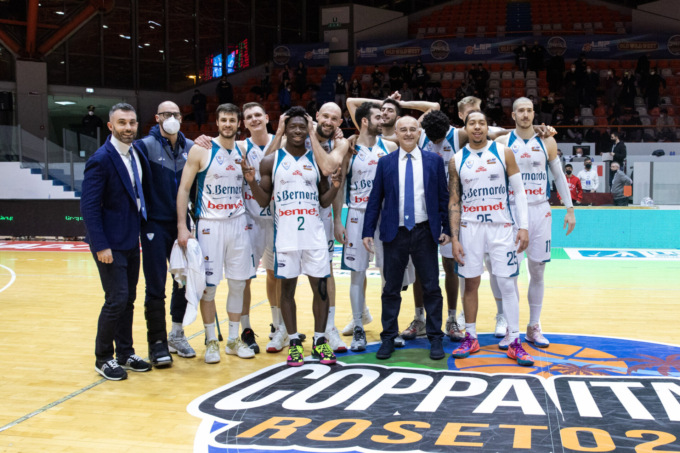 Coppa Italia Pallacanestro Cantù batte Verona e va in semifinale