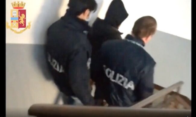 Spacciatore beccato con 14 dosi di cocaina: arrestato 24enne albanese