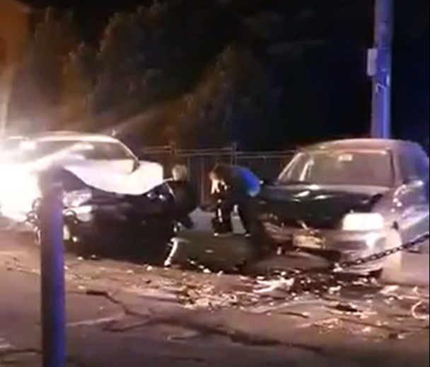 Schianto tra due auto a Colico