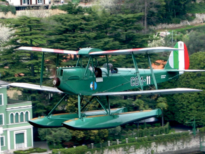 A Como il più antico idrovolante del mondo torna a volare